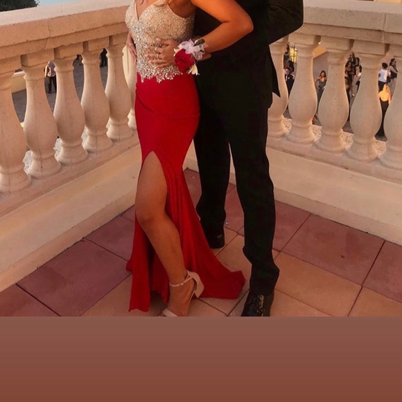 Prom dress - Picture 2 of 4